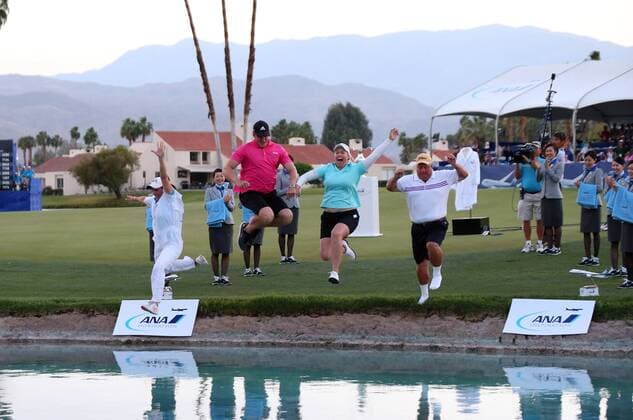 05 April, 2015 : Brittany Lincicome jumps into Poppy s pond after winning the final round of the ANA Inspiration on the Dinah Shore Tournament Course at Mission Hills Country Club in Rancho Mirage, California.. LPGA Golf Damen 2015: ANA Inspiration APR 05 - ZUMAcb8_