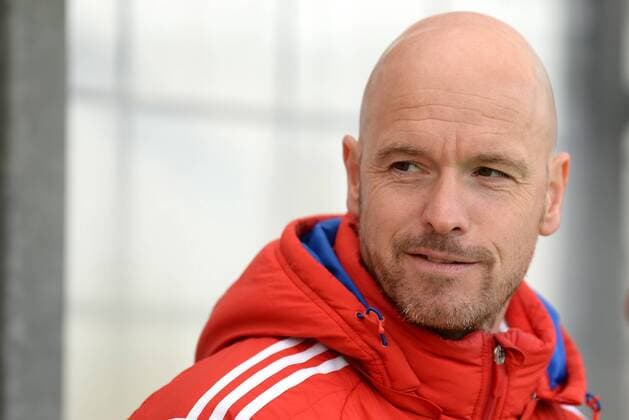 v.li.: Trainer Erik ten Hag (FC Bayern München II) lächelt, lacht, Freude, freundlich, fröhlich, strahlend, optimistisch, Einzelbild, Aktion, Action, Porträt, Portrait, Fussball, Regionalliga Bayern, FC Bayern München II - TSV 1860 München II, xslx