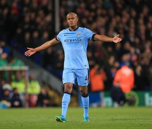 Manchester City s Vincent Kompany complains to referee Michael Oliver after the award of Crystal Palace s opening goal Barclays Premier League- Crystal Palace vs Manchester City - Selhurst Park - England - 6th April 2015 - Picture David Klein Sportimage EDITORIAL USE ONLY. No use with unauthorised audio, video, data, fixture lists, club league logos or live services. Online in-match use limited to 120 images, no video emulation. No use in betting, games or single club league player publications.