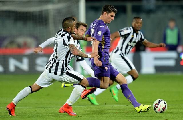 Coppa Italia, AC Florenz (ACF Fiorentina) - Juventus Turin Mario Gomez, Arturo Vidal xHOCHxZWEIx xItalyxPhotoxPressx 