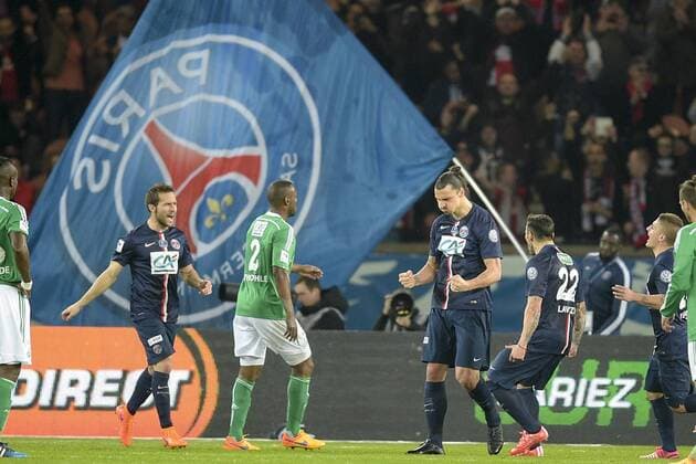 joie des joueurs Parisiens apres le but sur penalty de Zlatan Ibrahimovic (PSG) 100e but sous le maillot du psg FOOTBALL : FC Paris St Germain PSG vs AS Saint Etienne - 1 2Finale Coupe de France - 08 04 2015 JBAutissier Panoramic 