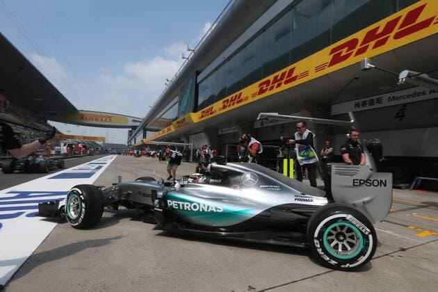 Motorsports: FIA Formula One World Championship WM Weltmeisterschaft 2015, Grand Prix of China, 44 Lewis Hamilton (GBR, Mercedes AMG Petronas Formula One Team), xHOCHxZWEIx