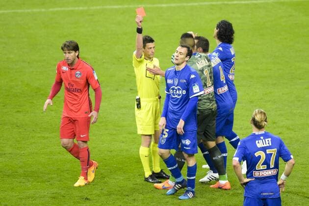 expulsion de SQUILLACI Sebastien (Bastia) sur carton rouge direct par Benoit Bastien - Arbitre FOOTBALL : PSG vs Bastia - Finale - Coupe de la ligue - 11 04 2015 JBAutissier Panoramic 