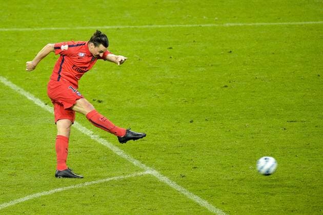 2e but de Zlatan Ibrahimovic (PSG) FOOTBALL : PSG vs Bastia - Finale - Coupe de la ligue - 11 04 2015 JBAutissier Panoramic 