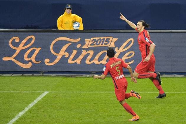 joie de Zlatan Ibrahimovic (PSG) apres son 2e but FOOTBALL : PSG vs Bastia - Finale - Coupe de la ligue - 11 04 2015 JBAutissier Panoramic 