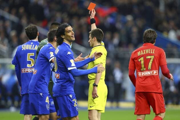 Aktuell Fußball, Frankreich, Finale Ligapokal, Paris St. Germain - SC Bastia carton jaune pour Sebastien SQUILLACI Bastia donner par Benoit Bastien arbitre principal FOOTBALL Bastia vs Paris Saint Germain Finale Coupe de la Ligue 11 04 2015 GwendolineLeGoff Panoramic 