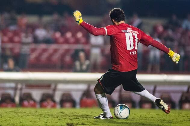 SPFC x Red Bull Brasil SAO PAULO, Brazil - 01 04 2015: SaO PAULO Red Bull X Brazil - Rogerio Ceni of Sao Paulo during the match between Sao Paulo vs Red Bull Brazil, valid for Championship quarterfinals Paulista 2015 held at Morumbi Stadium. (Photo: Mauricio Rummens FotoArena)  MaurícioxRummens