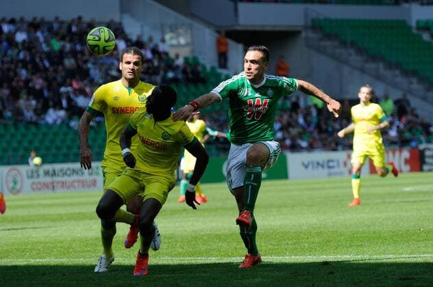 Mevlut Erding (saint etienne) vs Issa Cissokho et Oswaldo Vizcarrondo (nantes) FOOTBALL : AS Saint Etienne vs FC Nantes - Ligue 1 - 12 04 2015 FredericChambert 