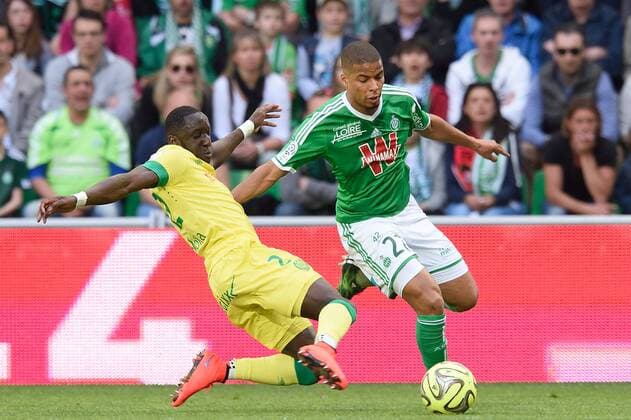 Kevin Monnet Paquet (saint etienne) vs Issa Cissokho (nantes) FOOTBALL : AS Saint Etienne vs FC Nantes - Ligue 1 - 12 04 2015 FredericChambert 