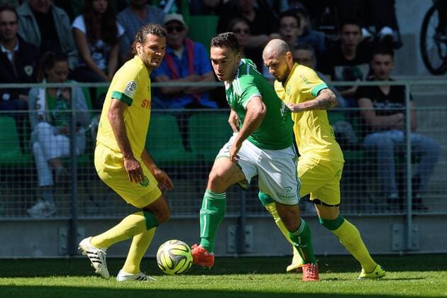 Mevlut Erding (saint etienne) vs Yacine Bammou et Oswaldo Vizcarrondo (nantes) FOOTBALL : AS Saint Etienne vs FC Nantes - Ligue 1 - 12 04 2015 FredericChambert 