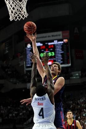 MADRID,SPAIN:Tibor Pleiss, 21 center of FC Barcelona Barca in action during Liga Endesa game between Real Madrid vs FC Barcelona at Barclaydcard Center on 12 04 2015, in MADRID, SPAIN. (Photo by Sonia Canada Cordon Press) 