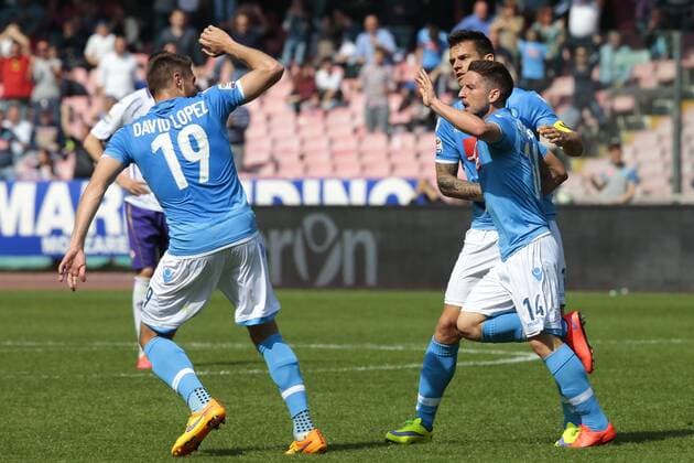 Esultanza di Dries Mertens Napoli, dopo il gol, goal celebration Napoli 12-04-2015 Stadio San Paolo Football Calcio Serie A Napoli - Fiorentina Foto Cesare Purini Insidefoto cesarexpurini