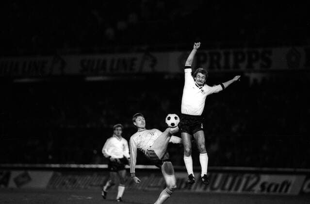 WM-Qualifikation, Schweden - BR Deutschland in Stockholm: Rudi Völler (re., BRD)