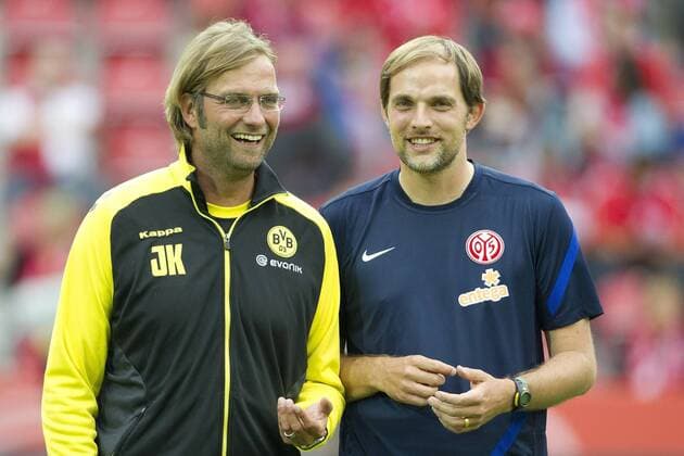 Trainer Juergen KLOPP (Jürgen, li., DO) und Trainer Thomas TUCHEL (MZ) unterhalten sich, reden, Unterhaltung, Gespraech, Gespräch, Halbfigur, halbe Figur, Fussball, 1. FSV Mainz 05 (MZ) - Borussia Dortmund (DO) 0:1, LIGA total Cup 2011, am 19.07.2010 in Mainz;