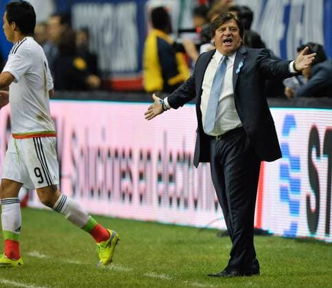 April 15, 2015 - San Antonio, TX, U.S - Mexico coach Miguel Herrera reacts after a call during a friendly match Wednesday April 15, 2015 at the Alamodome in San Antonio, Texas. The US Men s national team Nationalteam defeated Mexico, 2-0. News - April 15, 2015 - ZUMAbm2_
