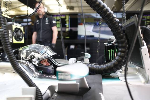 Motorsports: FIA Formula One World Championship WM Weltmeisterschaft 2015, Grand Prix of Bahrain, 6 Nico Rosberg (GER, Mercedes AMG Petronas Formula One Team), xHOCHxZWEIx