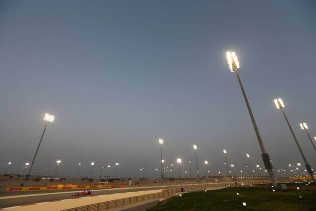 17.04.2015 - Free Practice 2, Kimi Raikkonen (FIN) Scuderia Ferrari SF15-T Bahrain Grand Prix, Sakhir 16 - 19 April 2015 