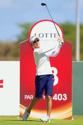 April 17, 2015 - So Yeon Ryu hits her tee shot on the 18th hole during the third round of the Lotte Championship presented by Hershey at Ko Olina Golf Club in Kapolei, HI LPGA Golf Damen Golf 2015: Lotte Championship APR 17 - ZUMAc04_