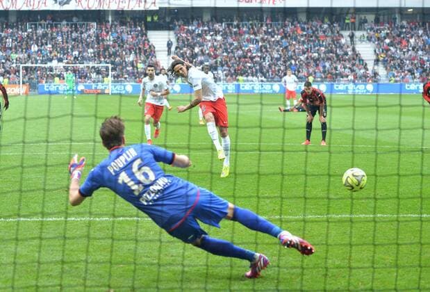 penalty Edinson Cavani (psg) - Simon Pouplin (nic) FOOTBALL : OGC Nice vs FC Paris St Germain - Ligue 1 2014 2015 - 18 04 2015 AnthonyBIBARD FEP Panoramic 