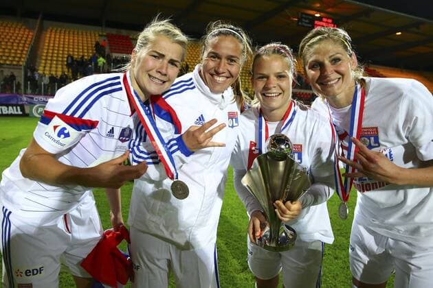 Ada HEGERBERG (OL) Camille ABILY (OL) Eugenie LE SOMMER (OL) Corine PETIT (OL) avec trophee FOOTBALL : Montpellier vs Lyon - Feminine - Finale Coupe de France - 18 04 2015 GwendolineLeGoff Panoramic 
