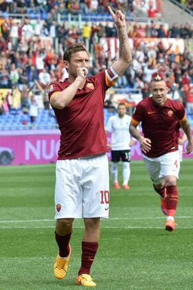 As Roma 19 04 2015 - campionato di calcio serie A AS Roma - FC Atalanta Bergamo foto AntonelloxSammarco Image nella foto: esultanza gol Francesco Totti 