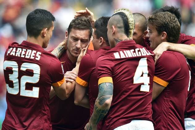 Esultanza Francesco Totti dopo il gol su calcio di rigore. Goal celebration Roma 19-04-2015 Stadio Olimpico, Football Calcio Campionato Italiano Serie A AS Roma - FC Atalanta Bergamo Foto AndreaxStaccioli Insidefoto andreaxstaccioli