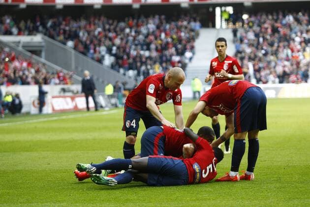 Nolan Roux et et equipe FOOTBALL : losc OSC Lille vs Girondins Bordeaux - Ligue 1 - 19 04 2015 - GwendolineLeGoff Panoramic 