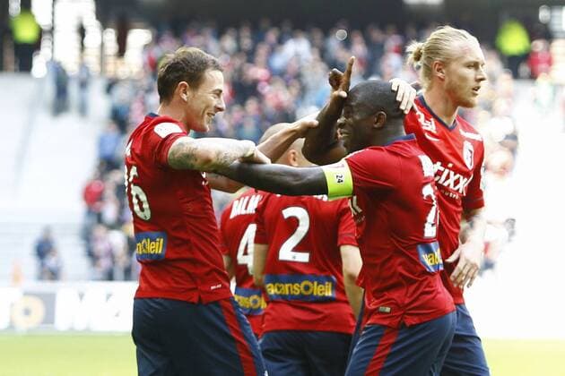 Nolan Roux et Antonio Rio Mavuba (Lille) FOOTBALL : losc OSC Lille vs Girondins Bordeaux - Ligue 1 - 19 04 2015 - GwendolineLeGoff Panoramic 