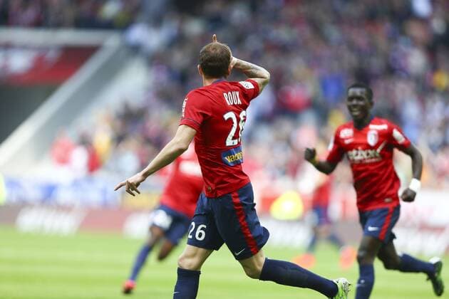 Nolan Roux et Djibril Sidibe (Lille) FOOTBALL : losc OSC Lille vs Girondins Bordeaux - Ligue 1 - 19 04 2015 - GwendolineLeGoff Panoramic 