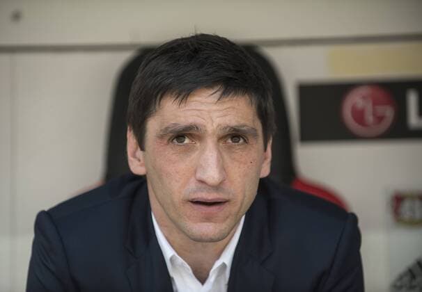 Trainer Tayfun KORKUT (H) Fussball 1. Bundesliga, 29.Spieltag, Bayer 04 Leverkusen (LEV) - Hannover 96 (H) 4:0, am 18.04.2015 in Leverkusen Deutschland.