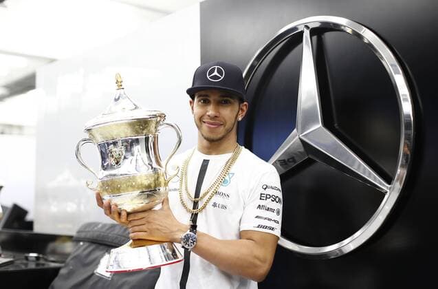 Motorsports: FIA Formula One World Championship WM Weltmeisterschaft 2015, Grand Prix of Bahrain, 44 Lewis Hamilton (GBR, Mercedes AMG Petronas Formula One Team), xHOCHxZWEIx