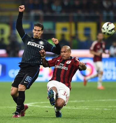 Mg Milano 19 04 2015 - campionato di calcio serie A Inter Milan vs AC Milan foto MatteoxGribaudi Image Pictured: Hernanes-Nigel De Jong 
