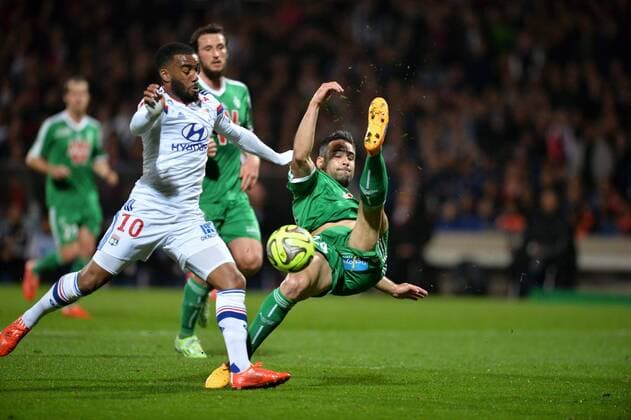 Loic Perrin (sainte) - Alexandre Lacazette (ol) FOOTBALL : Olympique Lyon vs AS Saint Etienne ASSE - Ligue 1 - 19 04 2015 AnthonyBIBARD FEP Panoramic 