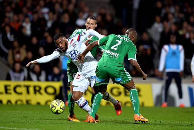 Alexandre Lacazette (ol) - Kevin Theophile Catherine (sainte) FOOTBALL : Lyon vs Saint Etienne - Ligue 1 - 19 04 2015 AnthonyBIBARD FEP Panoramic 