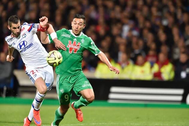 Maxime Gonalons (lyon) vs Mevlut Erding (saint etienne) FOOTBALL : Lyon vs Saint Etienne - Ligue 1 - 19 04 2015 FredericChambert Panoramic 