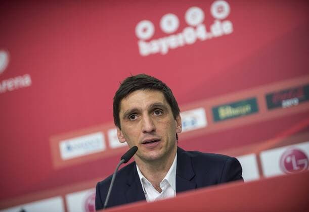 Trainer Tayfun KORKUT (H) auf der Pressekonferenz, Fussball 1. Bundesliga, 29.Spieltag, Bayer 04 Leverkusen (LEV) - Hannover 96 (H) 4:0, am 18.04.2015 in Leverkusen Deutschland.