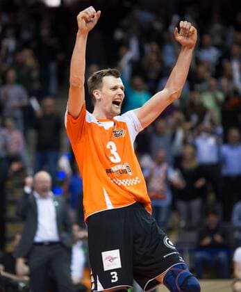Berlin, Deutschland, 22.04.2015: Volleyball Bundesliga Playoffs Finale Spiel 2 (Best of Five) Saison 2014 2015 - Berlin Recycling Volleys - VfB Friedrichshafen. Robert Kromm (BR Volleys 3)