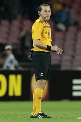 Arbitro Cuneyt Cakir, referee Napoli 23-04-2015 Stadio San Paolo Football Calcio UEFA Europa League Quarter-finals, second leg Napoli - Wolfsburg. Foto CesarexPurini Insidefoto cesarexpurini