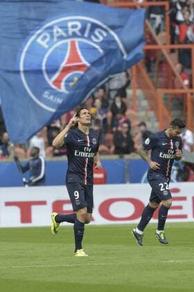 Edinson Cavani (PSG) FOOTBALL : Paris Saint Germain PSG - OSC Lille LOSC - - Ligue 1 - 25 04 2015 JBAutissier Panoramic 