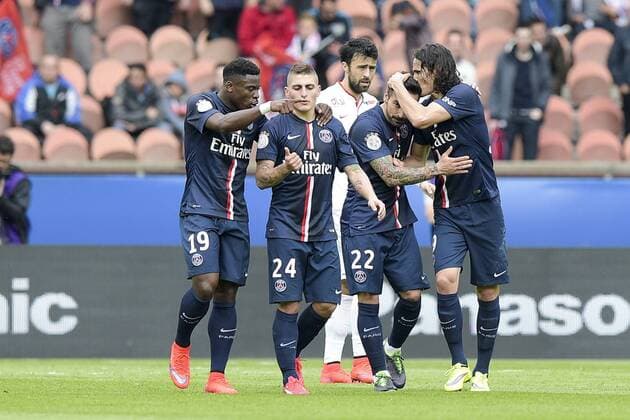 Ezequiel Lavezzi (PSG) Edinson Cavani (PSG) FOOTBALL : Paris Saint Germain PSG - OSC Lille LOSC - - Ligue 1 - 25 04 2015 JBAutissier Panoramic 