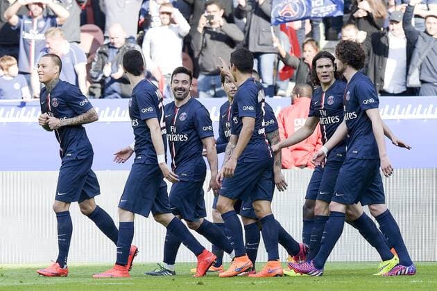 joie des joueurs Parisiens apres le 3e but de Ezequiel Lavezzi (PSG) FOOTBALL : Paris St Germain (PSG) vs Lille OSC - Ligue 1 - 25 04 2015 JBAutissier 