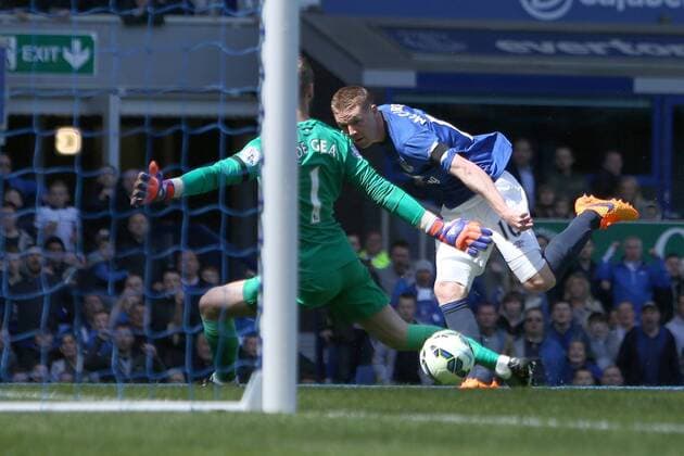 James McCarthy of Everton scores the opening goal - Everton vs. Manchester United ManU - Barclay s Premier League - Goodison Park - Liverpool- 26 04 2015 Pic Philip Oldham Sportimage EDITORIAL USE ONLY. No use with unauthorised audio, video, data, fixture lists, club league logos or live services. Online in-match use limited to 120 images, no video emulation. No use in betting, games or single club league player publications.