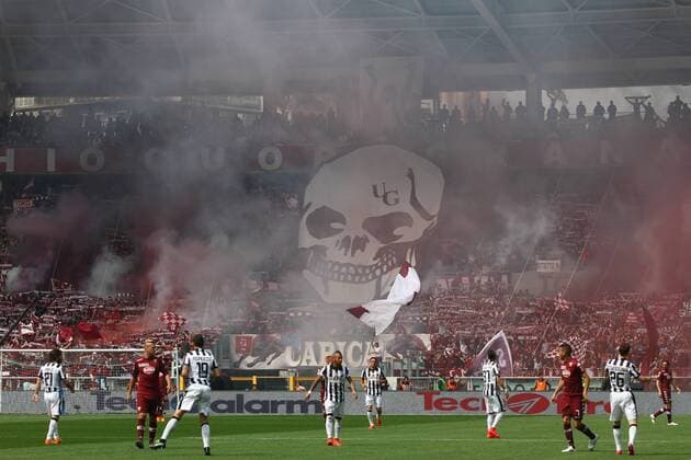 Aktuell Fußball, Italien, Serie A, FC Turin - Juventus Turin April 26, 2015 - Turin, Italy - Torino Supporters during the Serie A football match n.32 TORINO - JUVENTUS on 26 04 15 at the Stadio Olimpico in Turin, Italy. Copyright 2015 Matteo Bottanelli Torino FC v Juventus FC - Serie A  - ZUMAn230