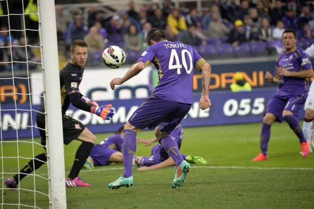 Aktuell Fußball, Italien, Serie A, AC Florenz (ACF Fiorentina) vs Cagliari Calcio IPP20150426 Football - soccer: Serie A, AC Florenz (ACF Fiorentina) vs Cagliari Calcio, Duje Cop xHOCHxZWEIx xItalyxPhotoxPressx 