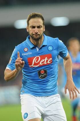 Aktuell Fußball, Italien, Serie A, SSC Neapel - Sampdoria Genua April 26, 2015 - Naples, Italy - Gonzalo Higuain of SSC Napoli celebrates after scoring during the italian Serie A football match between SSC Napoli and Sampdoria at San Paolo Stadium on August 29, 2013 in Naples,Italy. SSC Napoli and Sampdoria - Serie A  - ZUMAn230