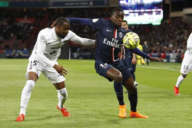 Blaise Matuidi (PSG) vs Romain Metanire (Metz) FOOTBALL : Paris Saint Germain vs Metz - Ligue 1 - 28 04 2015 GwendolineLeGoff Panoramic 