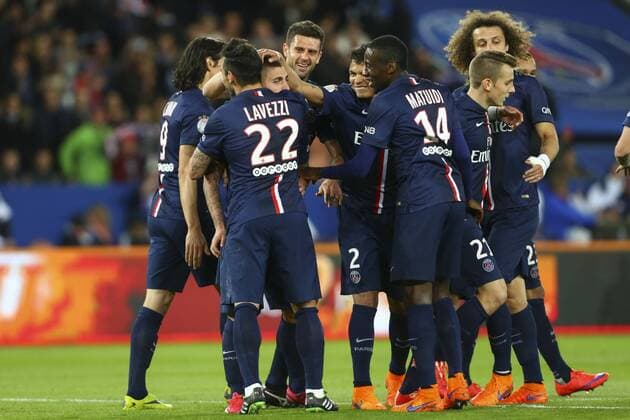 joie Marco Verratti (PSG) Thiago Motta (PSG) Thiago Silva (PSG) et equipe FOOTBALL : Paris Saint Germain vs Metz - Ligue 1 - 28 04 2015 GwendolineLeGoff Panoramic 