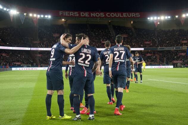EQUIPE DE FOOTBALL DU PSG - EDINSON CAVANI (psg) - EZEQUIEL LAVEZZI (psg) - JOIE FOOTBALL : Paris SG vs Metz - Ligue 1 - 28 04 2015 FEP Panoramic 