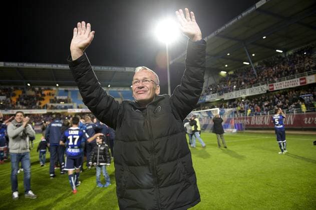 joie des joueurs de Troyes en fin de match Jean Marc Furlan - entraineur (Troyes) FOOTBALL : Troyes vs Angers - Ligue 2 - 28 04 2015 JBAutissier Panoramic 