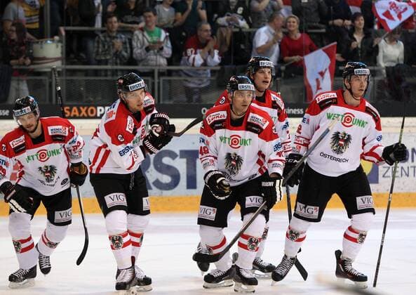 Ice hockey Eishockey - AUT vs CAN, test match VIENNA,AUSTRIA,29.APR.15 - ICE HOCKEY - OEEHV, international match Länderspiel Austria vs Canada, test match. Image shows the rejoicing of AUT. GEPAxpictures xChristianxOrt 